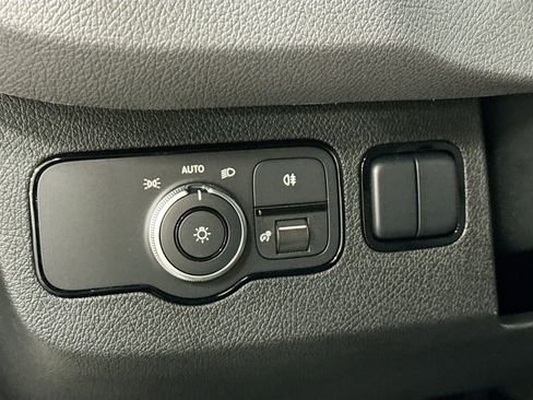 Used 2025 Mercedes-Benz Sprinter 2500 image 11