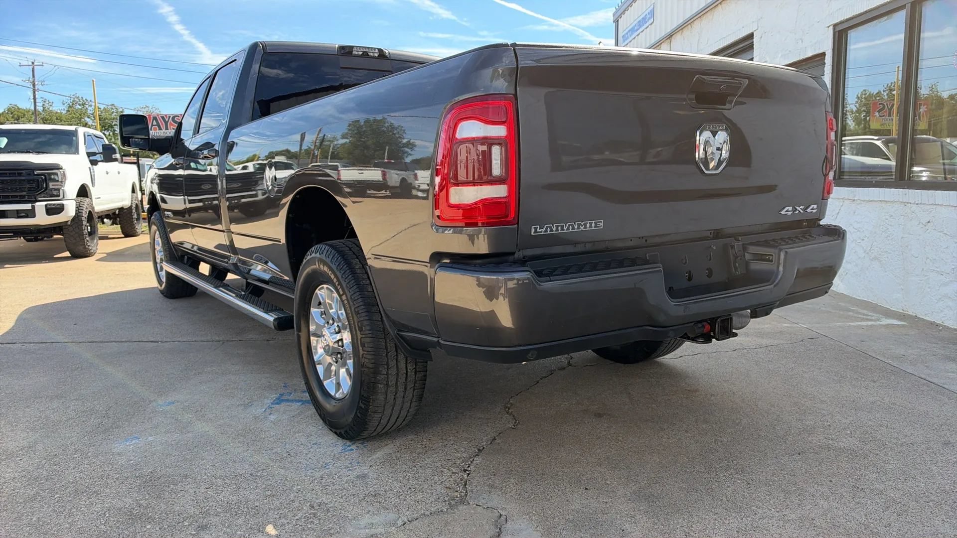 Used 2023 RAM 3500 Laramie AWD/4WD image 2