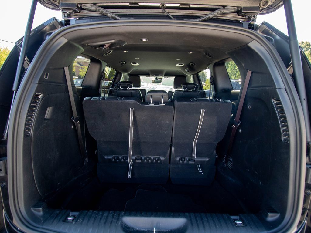 Used 2025 Chrysler Pacifica Select FWD image 16