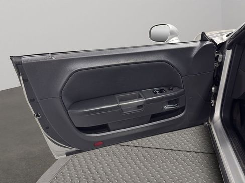 Used 2012 Dodge Challenger R/T image 18