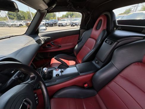 Used 2004 Honda S2000 image 3