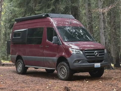 Used 2024 Mercedes-Benz Sprinter 2500 image 21