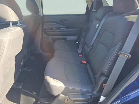 Used 2025 Nissan Pathfinder SV FWD image 6