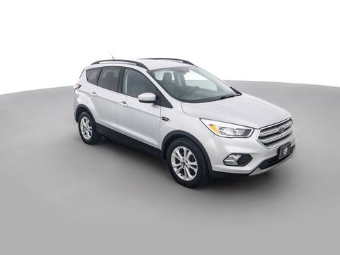 Used 2018 Ford Escape SE FWD image 3