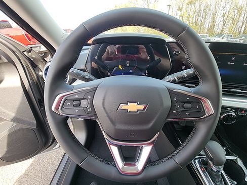 New 2026 Chevrolet Trax LT image 17