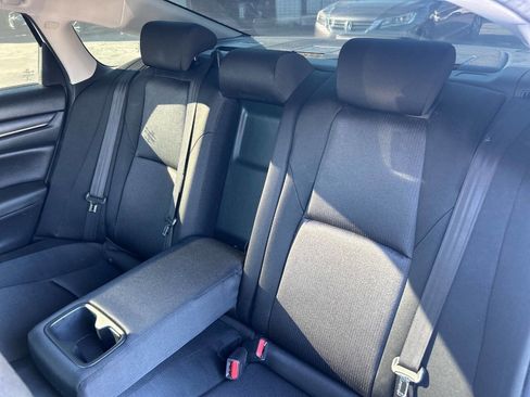 Used 2020 Honda Accord EX image 19