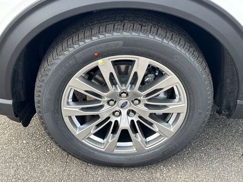 New 2026 Ford Explorer Platinum image 34