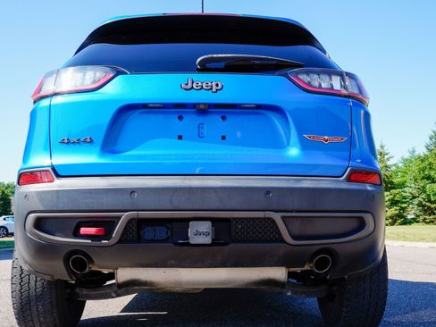 Used 2019 Jeep Cherokee Trailhawk AWD/4WD image 37