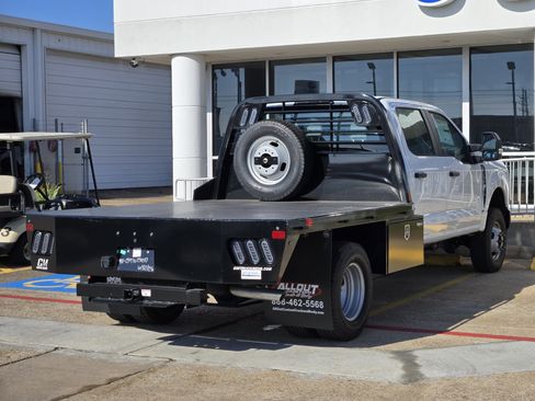 Used 2024 Ford F350 XL image 3