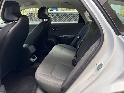Used 2025 Kia K4 FWD image 28