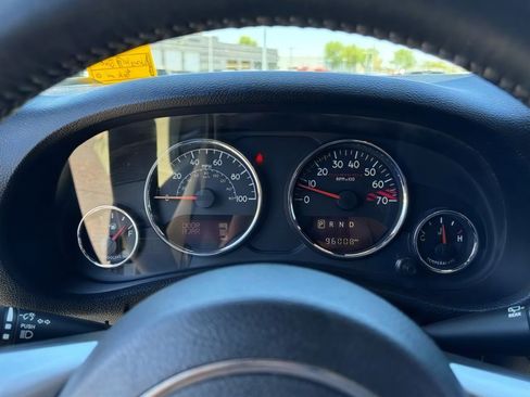 Used 2016 Jeep Wrangler Unlimited Rubicon AWD/4WD image 22