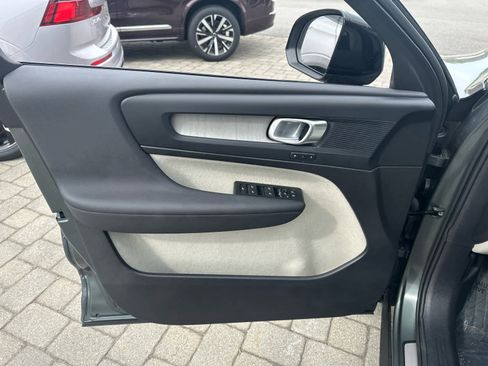 Used 2026 Volvo XC40 B5 Plus AWD/4WD image 8