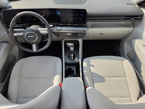 Used 2025 Hyundai Kona SEL FWD image 12