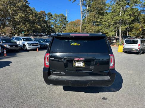 Used 2017 GMC Yukon XL SLT w/ Premium Edition image 20