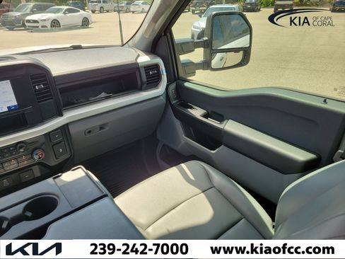 Used 2025 Ford F250 XL AWD/4WD image 19