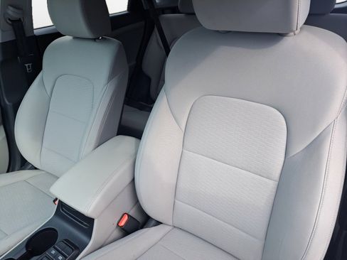 Used 2019 Hyundai Tucson SE image 14