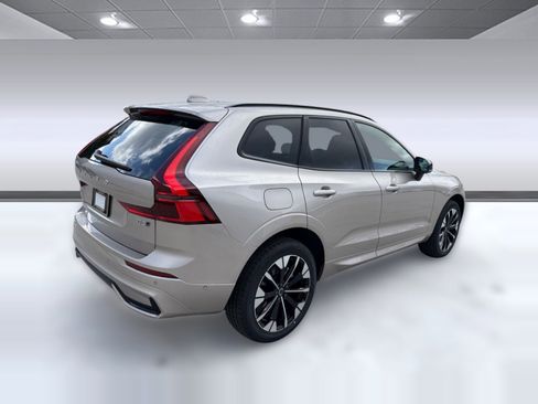 Used 2026 Volvo XC60 B5 Plus w/ Climate Package AWD/4WD image 9