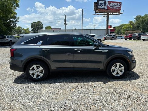 Used 2021 Kia Sorento LX AWD/4WD image 5