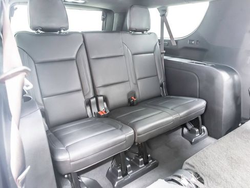 Used 2022 Chevrolet Suburban LT RWD image 36