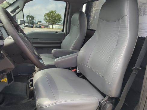Used 2021 Ford F750 2WD Regular Cab Super Duty image 12