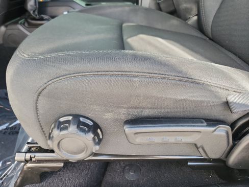 Used 2020 Jeep Gladiator Overland image 12