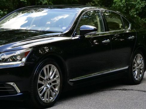 Used 2016 Lexus LS 460 w/ Comfort Package RWD image 53