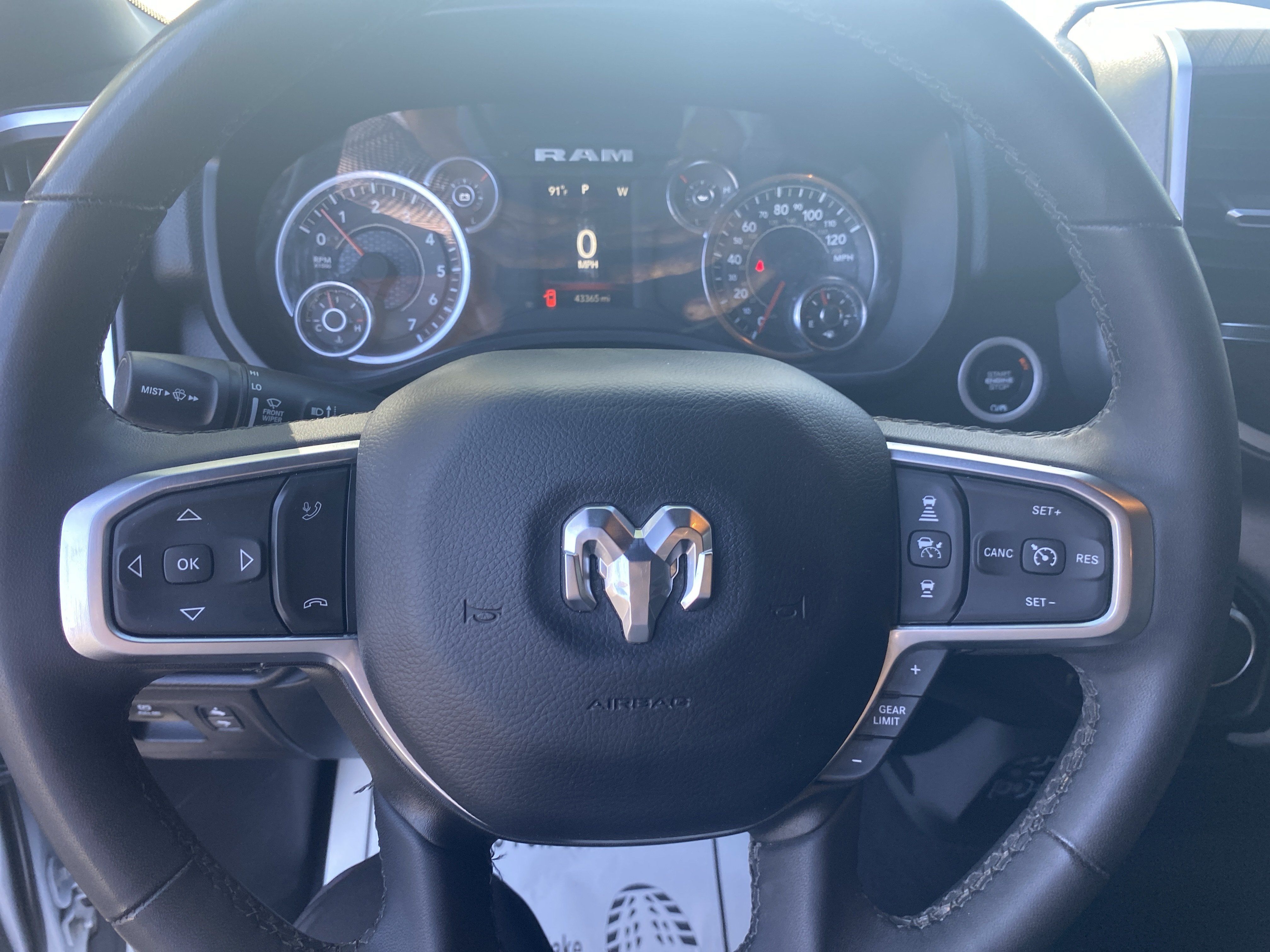 Used 2025 RAM 1500 Big Horn AWD/4WD image 10
