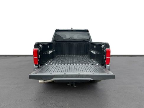 Used 2025 Toyota Tacoma TRD Off-Road image 24