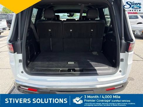 Used 2022 Jeep Wagoneer Series II AWD/4WD image 10