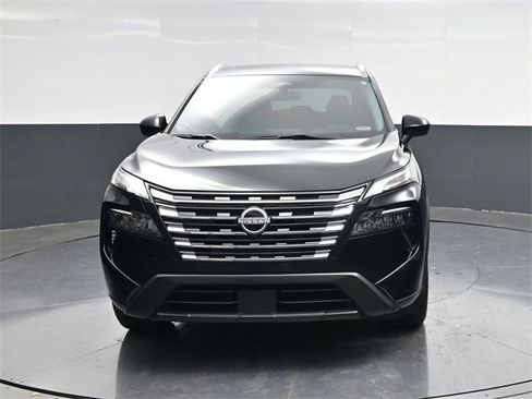 Used 2024 Nissan Rogue SV w/ SV Premium Package image 8