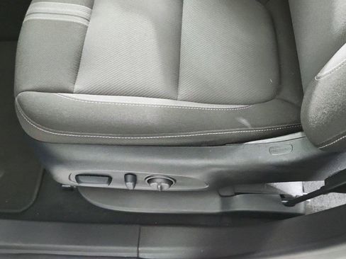 Used 2025 Chevrolet Blazer LT AWD/4WD image 18