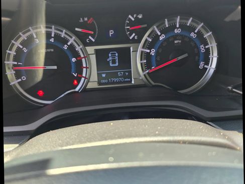 Used 2018 Toyota 4Runner TRD Off-Road Premium AWD/4WD image 9