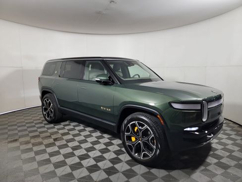Used 2024 Rivian R1S Adventure AWD/4WD image 7