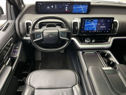 Certified 2025 Ford Expedition Max Platinum w/ Stealth Appearance Package AWD/4WD image 18