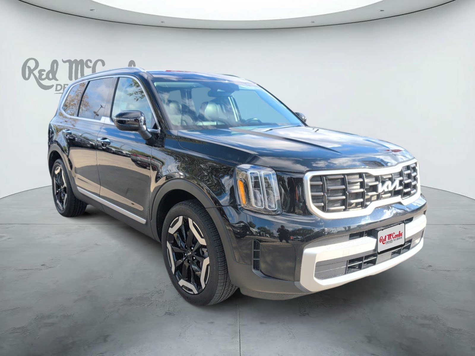 Used 2025 Kia Telluride S FWD image 3