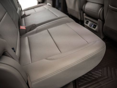 Used 2025 Chevrolet Silverado 1500 LT AWD/4WD image 33