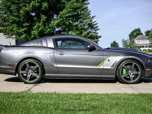 Used 2014 Ford Mustang GT Premium w/ GT Track Package RWD image 9