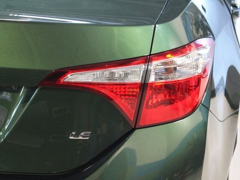 Used 2015 Toyota Corolla LE image 37