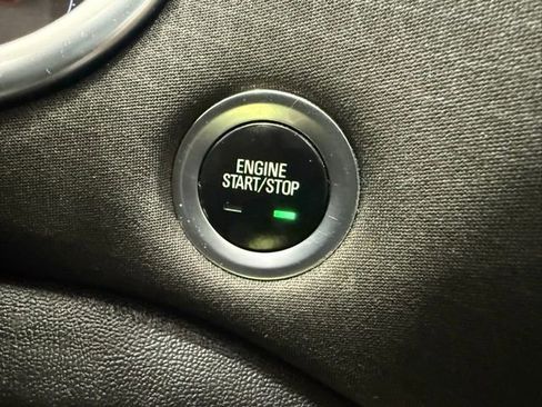 Used 2021 Chevrolet Malibu LT image 40