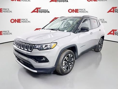 Used 2022 Jeep Compass Limited image 3