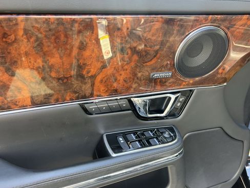 Used 2019 Jaguar XJ R-Sport RWD image 20