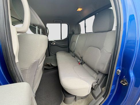 Used 2015 Nissan Frontier SV AWD/4WD image 24
