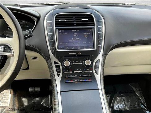 Used 2019 Lincoln Nautilus Black Label AWD/4WD image 8