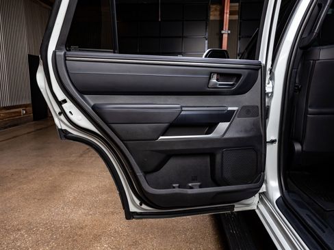 Used 2025 Toyota Sequoia Platinum image 38