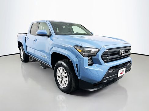 Certified 2026 Toyota Tacoma SR5 w/ SR5 Upgrade Package AWD/4WD image 3