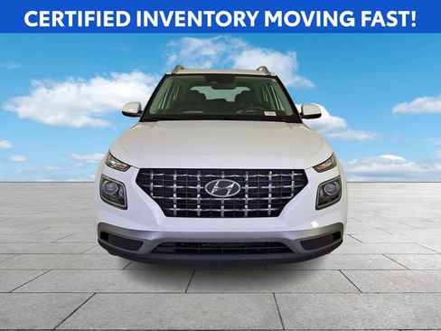 Certified 2025 Hyundai Venue SEL FWD image 3