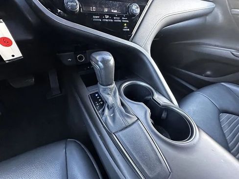 Used 2021 Toyota Camry SE w/ Carpet Mat Package (TMS) FWD image 16