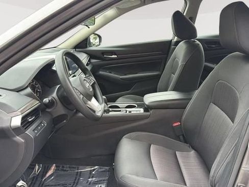 Used 2024 Nissan Altima 2.5 SV AWD/4WD image 9