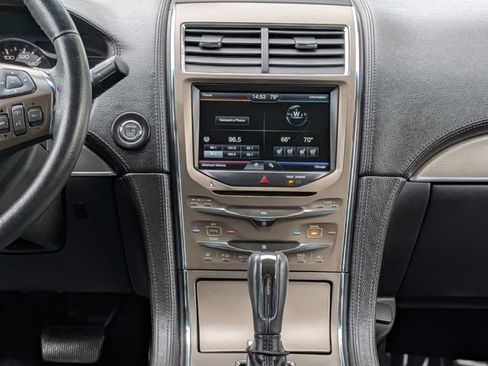 Used 2015 Lincoln MKX FWD image 15