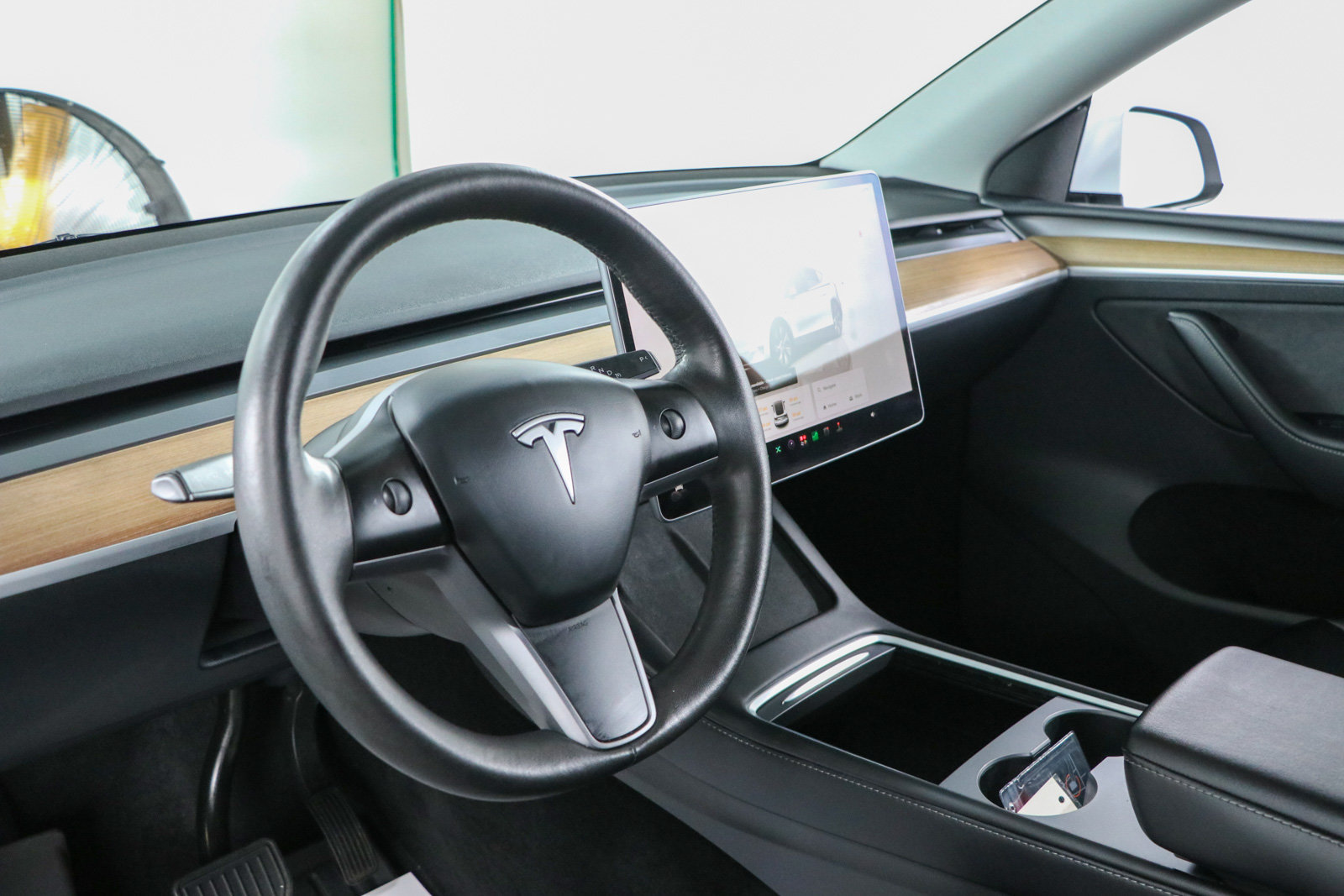 Used 2023 Tesla Model Y AWD image 20